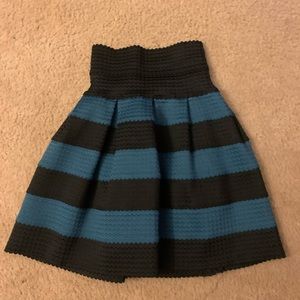 Super cute Anthro mini skirt!